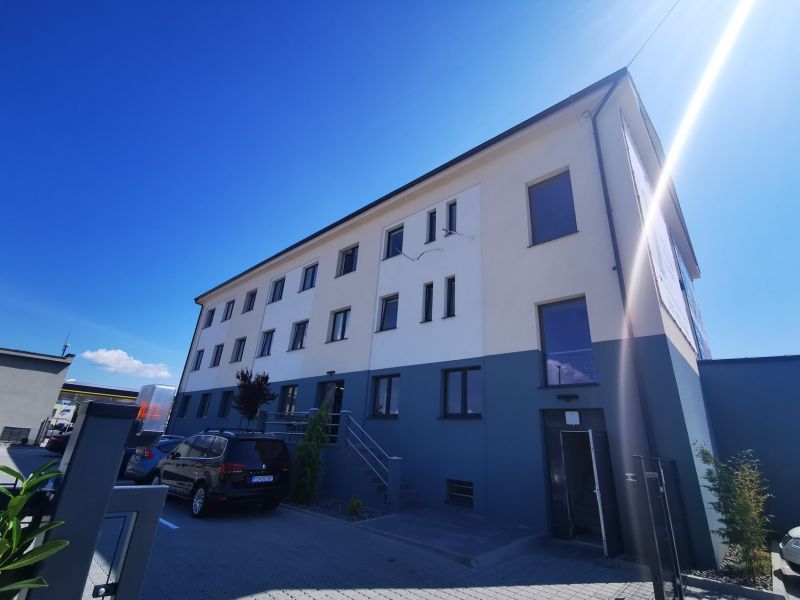 Obchodné priestory na prenájom v Prievidzi pri vstupe do Prievidze, ulica Nadjazdova