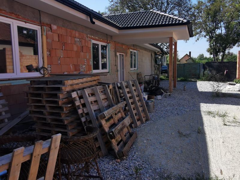 Dražba rozostavaného rodinného domu v Čalovci