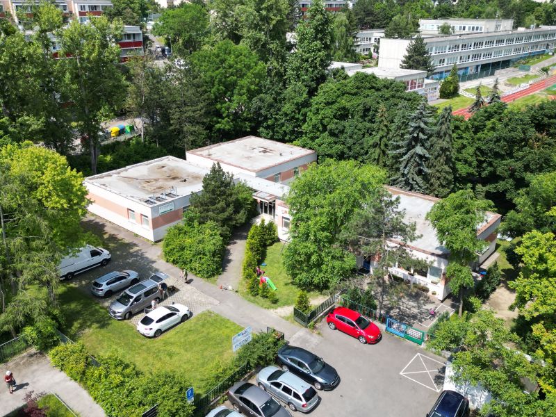 Administratívna budova v Dúbravke 