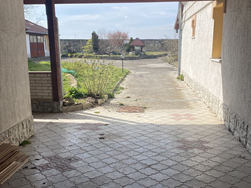 Dva rodinné domy za cenu jedného na Záhorí.
