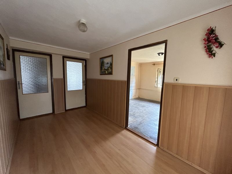 Dvojpodlažný rodinný dom v obci Nenince
