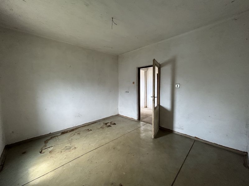 Dvojpodlažný rodinný dom v obci Nenince