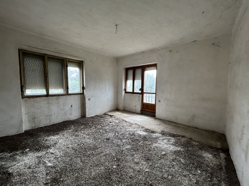 Dvojpodlažný rodinný dom v obci Nenince
