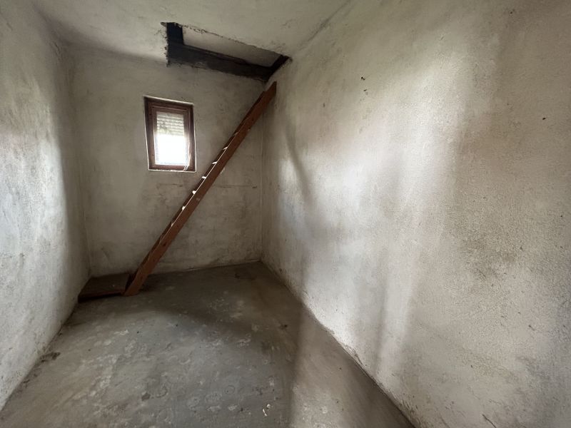Dvojpodlažný rodinný dom v obci Nenince