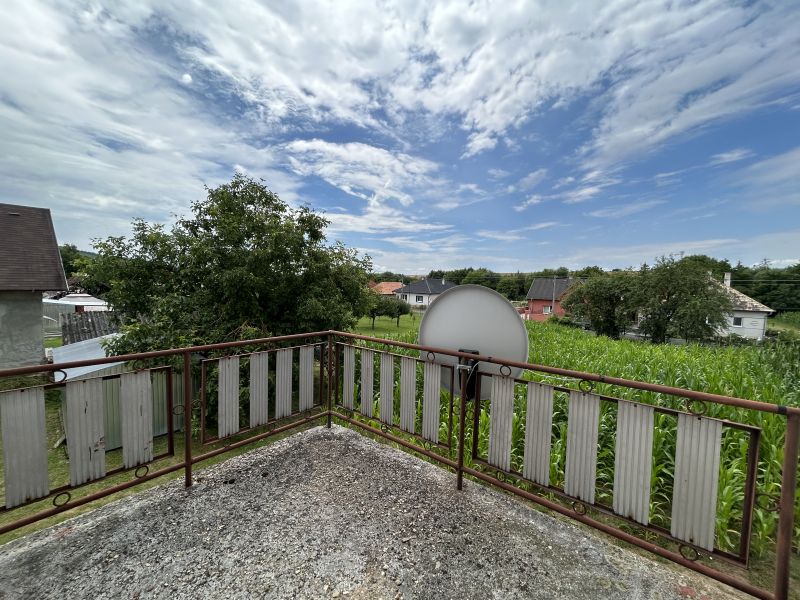 Dvojpodlažný rodinný dom v obci Nenince