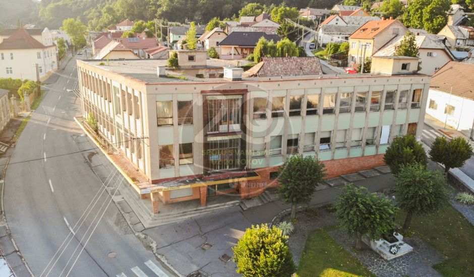 NA PREDAJ Budova v centre mesta Modrý Kameň NA PREDAJ Budova v centre mesta Modrý Kameň