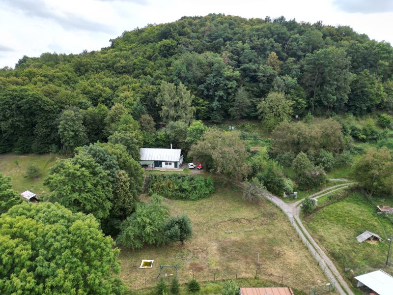 Rekreačná chata s pozemkami v Banskej Štiavnici