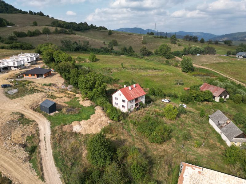 Trojpodlažný rodinný dom v Banskej Štiavnici s výhľadom na kalváriu 