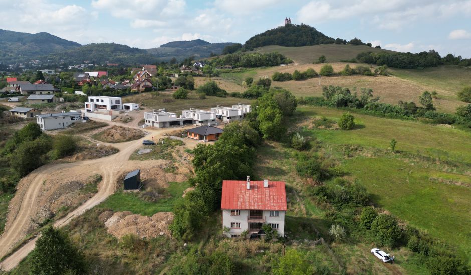 Trojpodlažný rodinný dom v Banskej Štiavnici s výhľadom na kalváriu 