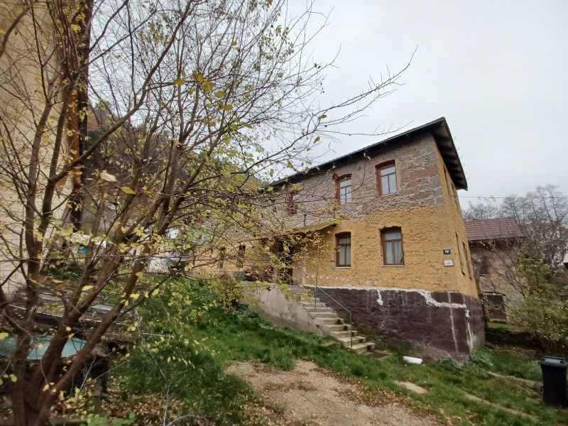 Dražba súboru hnuteľných vecí a nehnuteľnosti  v obci Janová Lehota