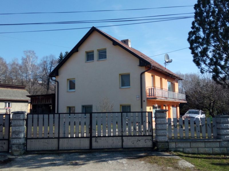 Dražba 3/4 rodinného domu v Sučanoch.
