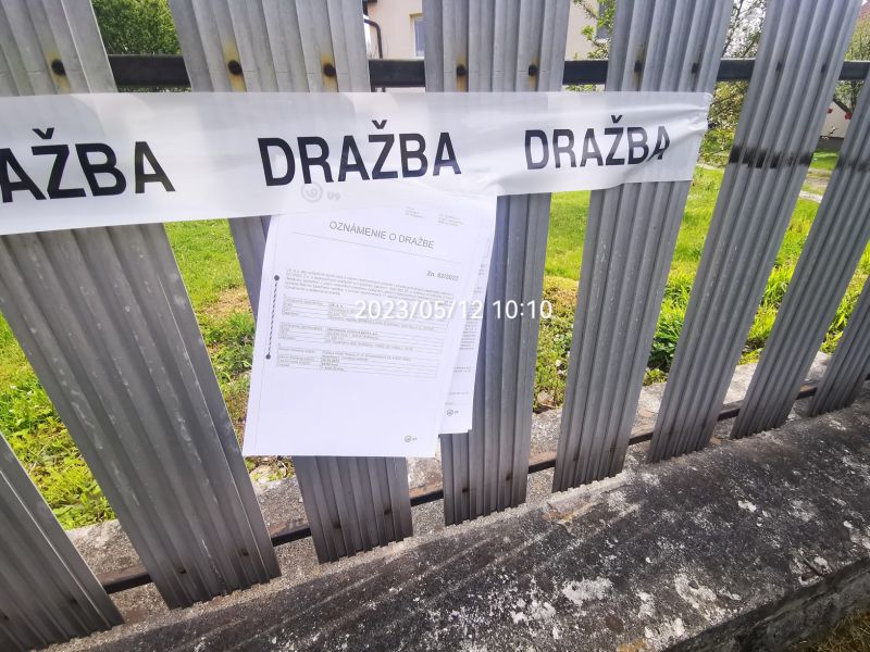 Dražba 3/4 rodinného domu v Sučanoch.