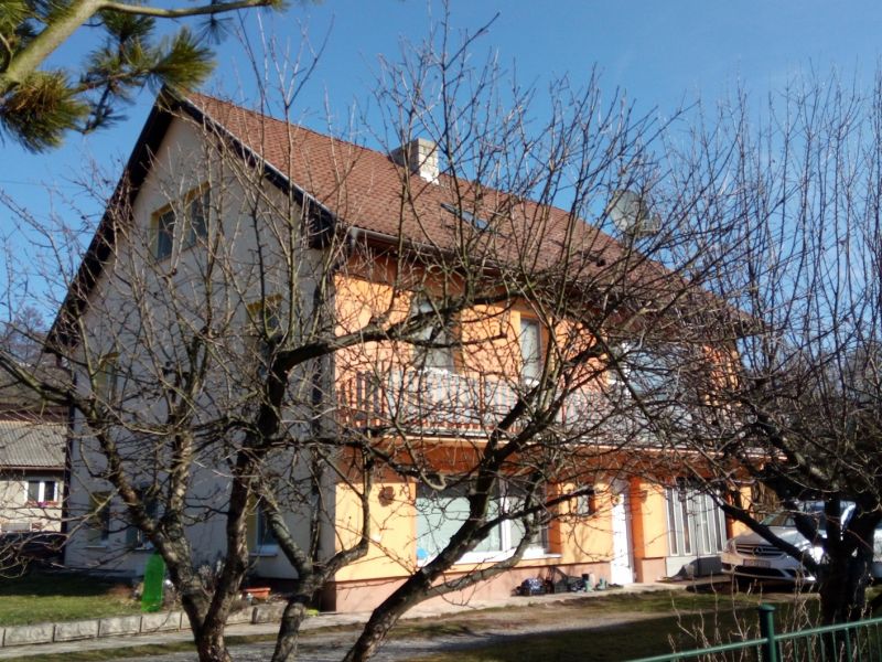 Dražba 3/4 rodinného domu v Sučanoch.