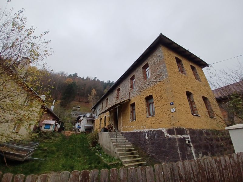 Dražba rodinného domu a chaty v Janovej Lehote