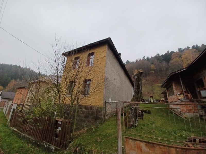 Dražba rodinného domu a chaty v Janovej Lehote