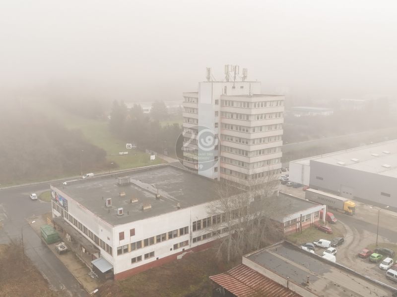 Príležitosť na prenájom: Obchodné a administratívne priestory vo Veľkom Krtíši