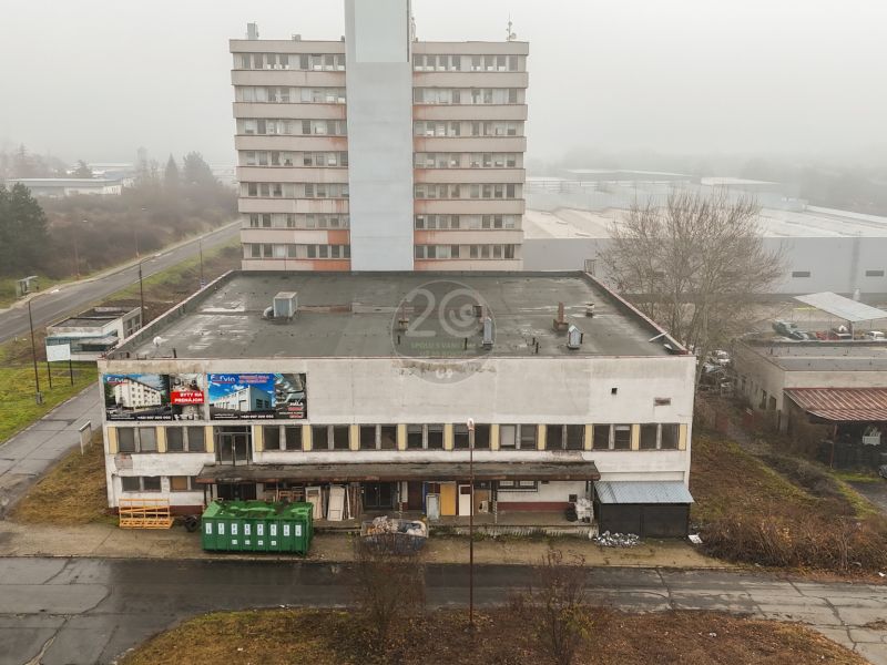Príležitosť na prenájom: Obchodné a administratívne priestory vo Veľkom Krtíši
