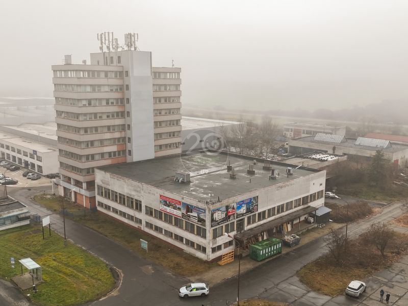 Príležitosť na prenájom: Obchodné a administratívne priestory vo Veľkom Krtíši