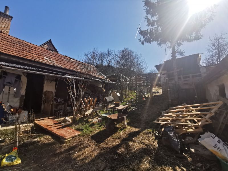 Dražba domu v Lovinobani