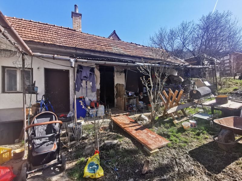 Dražba domu v Lovinobani