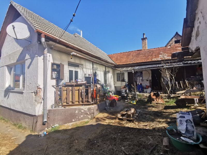 Dražba domu v Lovinobani