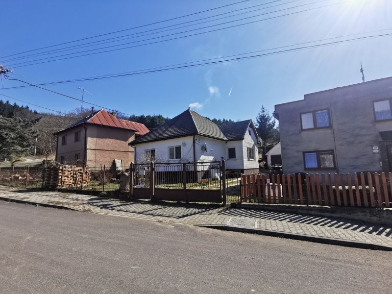 Dražba domu v Lovinobani