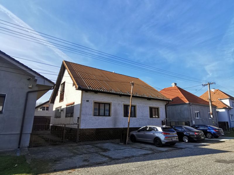 II. kolo DRAŽBY rodinného domu v obci Kameničná, okr. Komárno!!  
