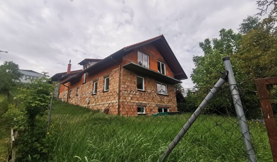 Dražba nehnuteľností v obci Hrušov, okres Veľký Krtíš Dražba nehnuteľností v obci Hrušov, okres Veľký Krtíš