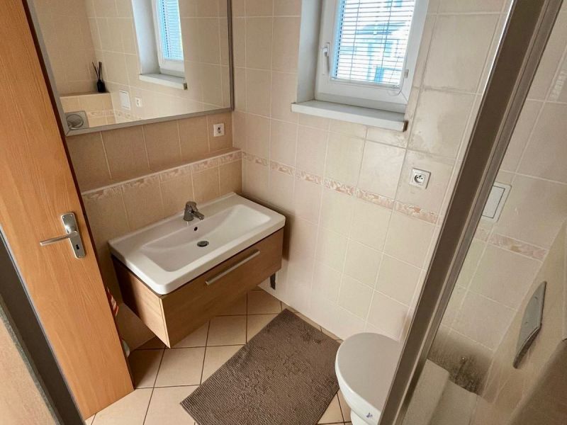 Celoročne obývateľný rekreačný dom pri Vojčianskom jazere (CHKO Dunajské Luhy) 30 min. od Bratislavy
