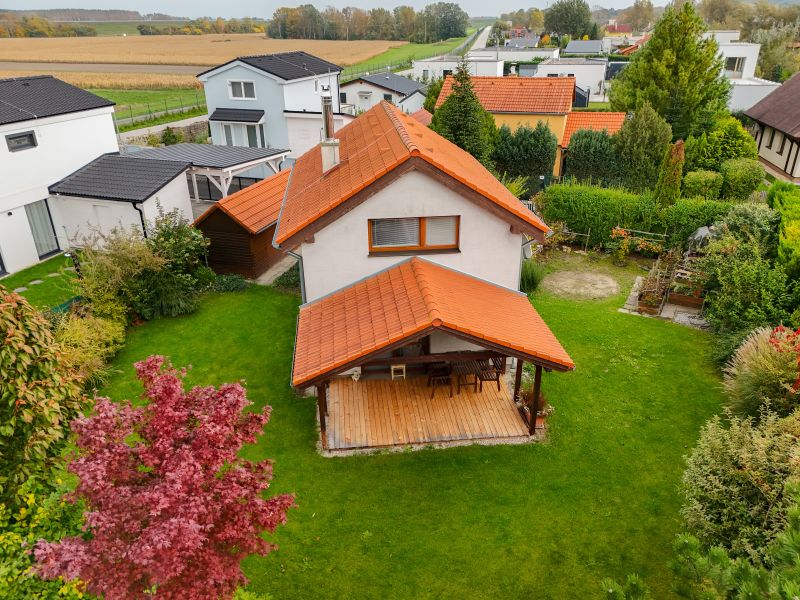 Celoročne obývateľný rekreačný dom pri Vojčianskom jazere (CHKO Dunajské Luhy) 30 min. od Bratislavy