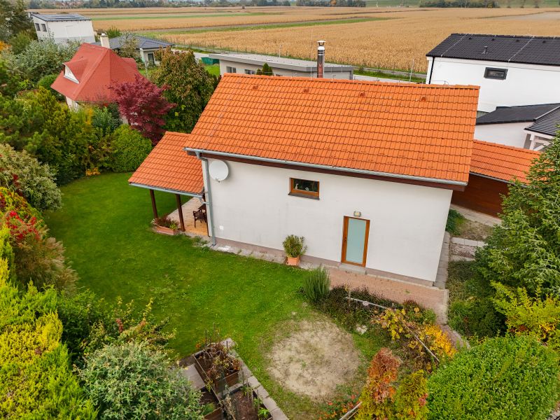 Celoročne obývateľný rekreačný dom pri Vojčianskom jazere (CHKO Dunajské Luhy) 30 min. od Bratislavy