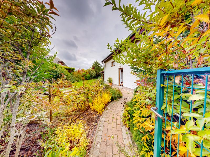 Celoročne obývateľný rekreačný dom pri Vojčianskom jazere (CHKO Dunajské Luhy) 30 min. od Bratislavy