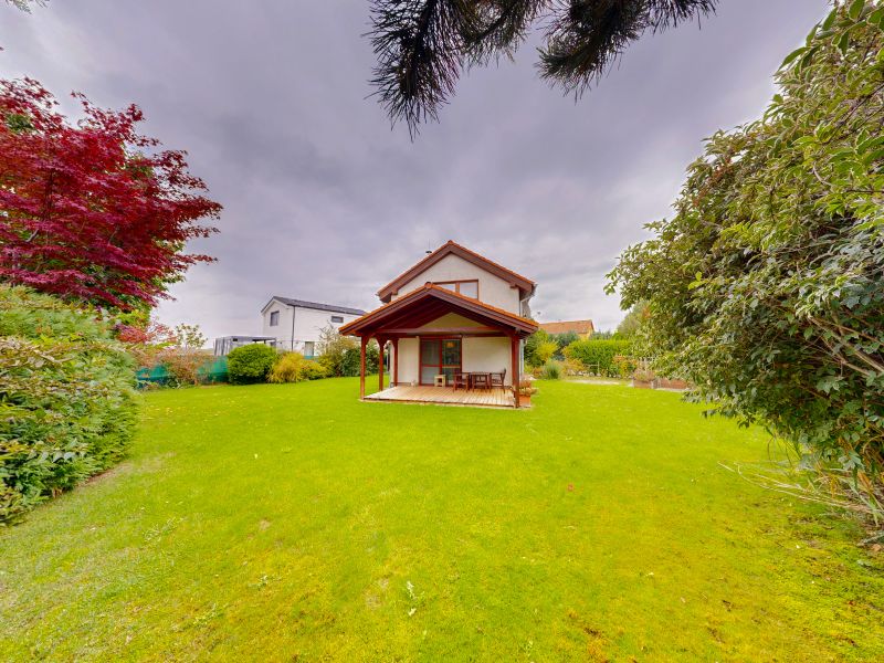 Celoročne obývateľný rekreačný dom pri Vojčianskom jazere (CHKO Dunajské Luhy) 30 min. od Bratislavy