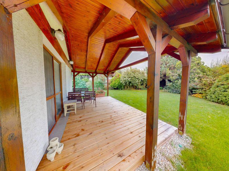 Celoročne obývateľný rekreačný dom pri Vojčianskom jazere (CHKO Dunajské Luhy) 30 min. od Bratislavy