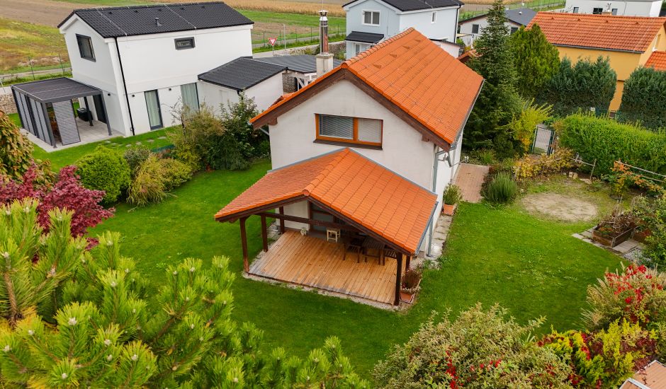 Celoročne obývateľný rekreačný dom pri Vojčianskom jazere (CHKO Dunajské Luhy) 30 min. od Bratislavy