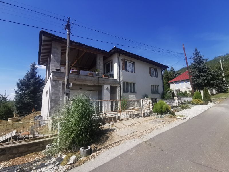 Dražba rodinného domu a pozemkov v obci Kiarov