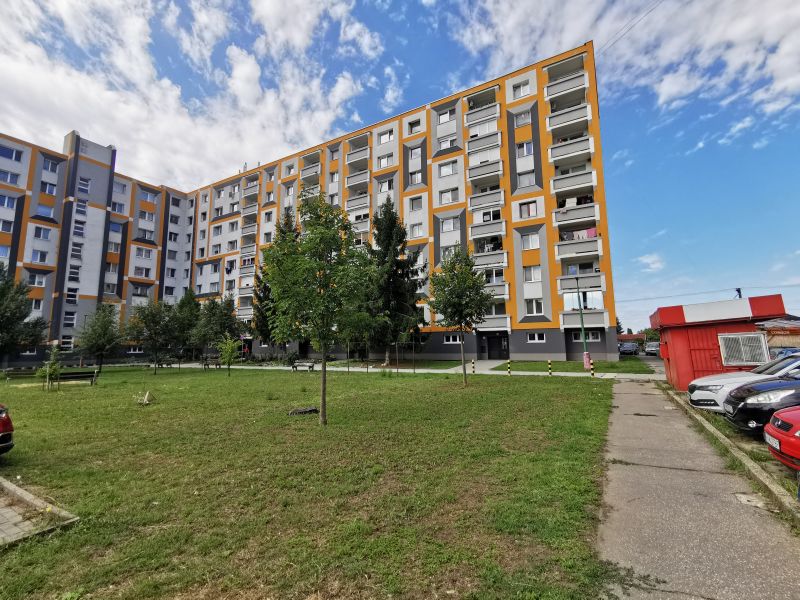 UPUSTENÉ od dražby trojizbového bytu na Školskej ulici v Tornali