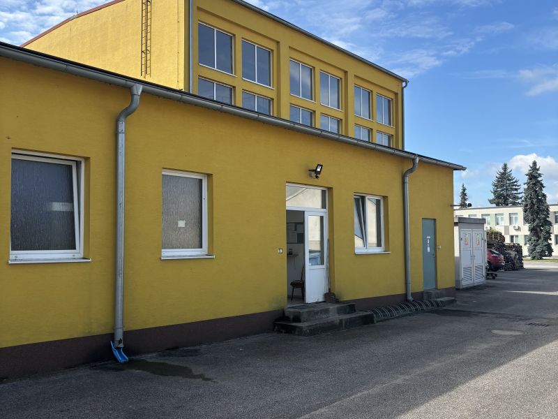 Výrobný areál v priemyselnej časti mesta Senica