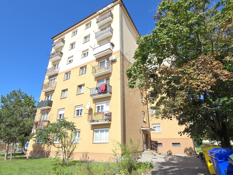 Moderná garsónka po kompletnej rekonštrukcii na prenájom – Pezinok, 1. mája 8
