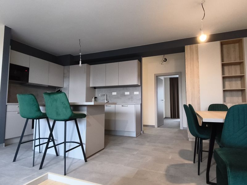 Novozrekonštruovaný apartmán v Bojniciach 4+kk s dvomi terasami, vnútorným aj vonkajším parkovaním  PANORÁMA BOJNICE