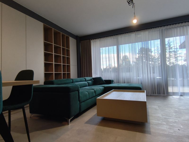 Novozrekonštruovaný apartmán v Bojniciach 4+kk s dvomi terasami, vnútorným aj vonkajším parkovaním  PANORÁMA BOJNICE