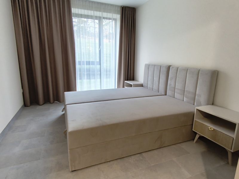 Novozrekonštruovaný apartmán v Bojniciach 4+kk s dvomi terasami, vnútorným aj vonkajším parkovaním  PANORÁMA BOJNICE