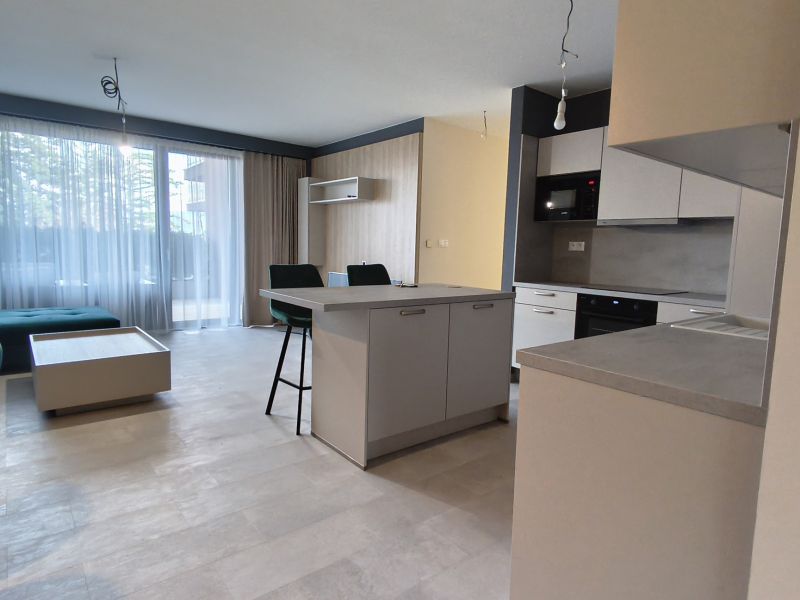 Novozrekonštruovaný apartmán v Bojniciach 4+kk s dvomi terasami, vnútorným aj vonkajším parkovaním  PANORÁMA BOJNICE