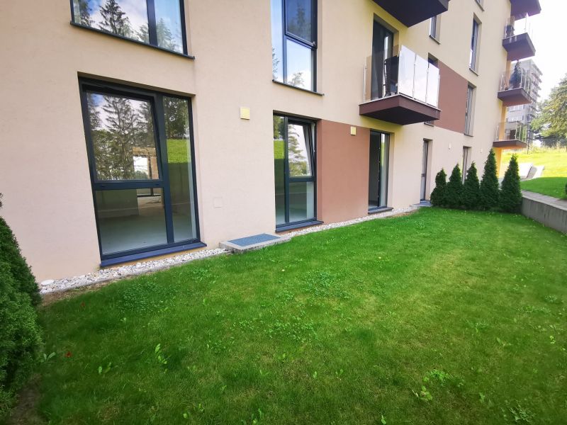 Novozrekonštruovaný apartmán v Bojniciach 4+kk s dvomi terasami, vnútorným aj vonkajším parkovaním  PANORÁMA BOJNICE