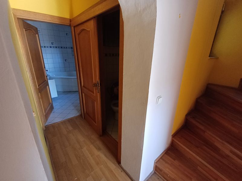 ZNÍŽENÁ VYVOLÁVACIA CENA!!! Opakovaná dražba rodinného domu v obci Koválov 