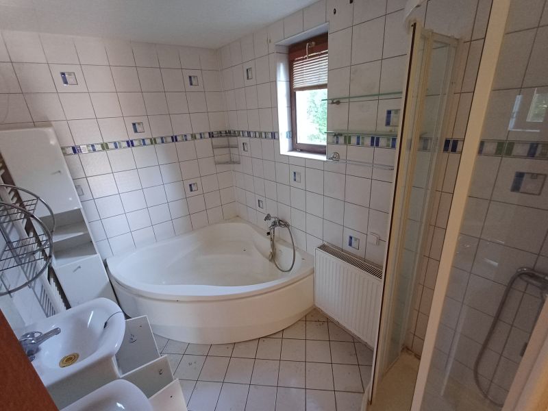 ZNÍŽENÁ VYVOLÁVACIA CENA!!! Opakovaná dražba rodinného domu v obci Koválov 