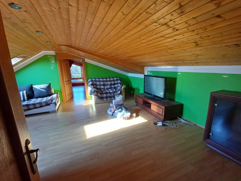 ZNÍŽENÁ VYVOLÁVACIA CENA!!! Opakovaná dražba rodinného domu v obci Koválov 