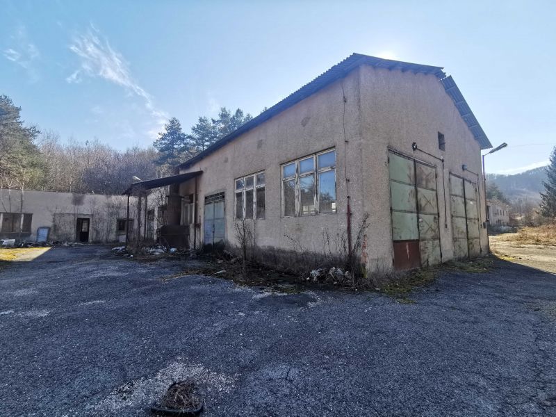Predaj stavieb v areáli bývalého družstva v obci Ružiná