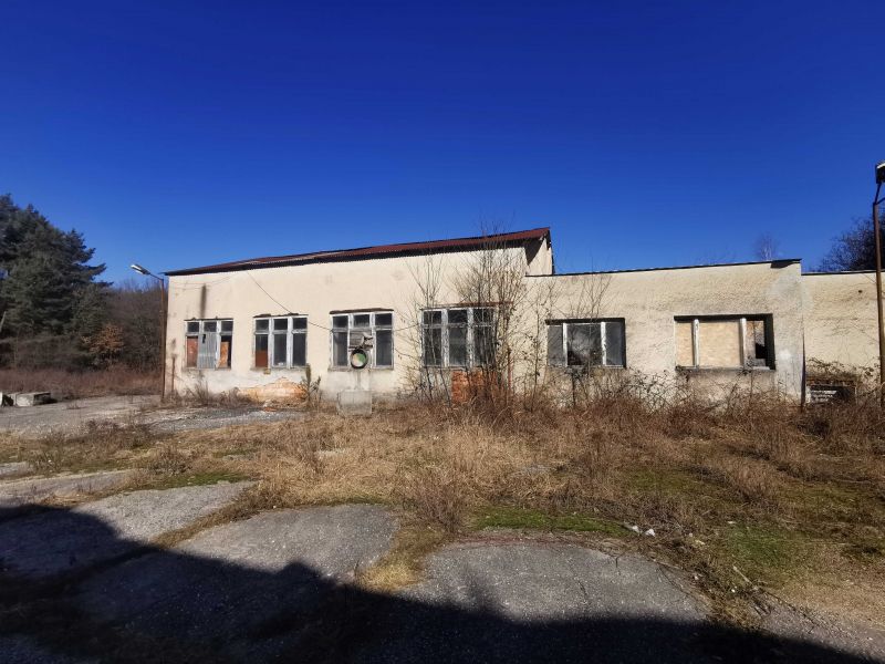 Predaj stavieb v areáli bývalého družstva v obci Ružiná
