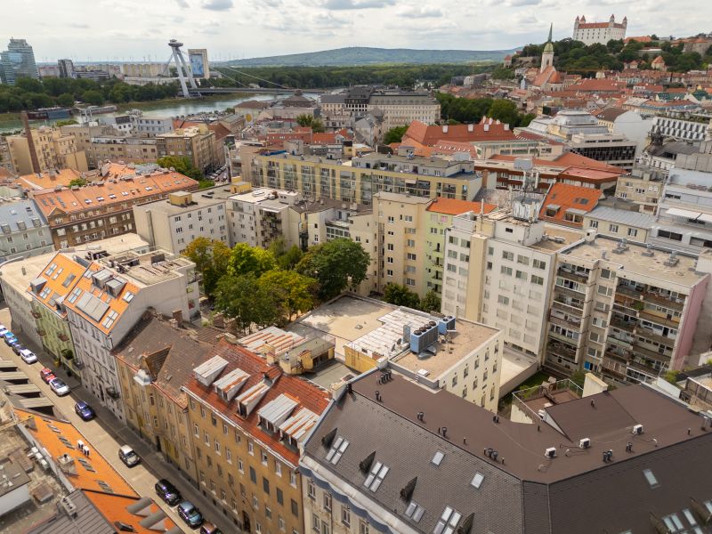 ZNÍŽENÁ CENA: Exkluzívny 5-izbový mezonet v srdci Starého Mesta